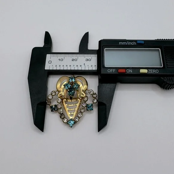 VINTAGE Gold & Crystal Art Nouveau Brooch/Pendant - Picture 11 of 11